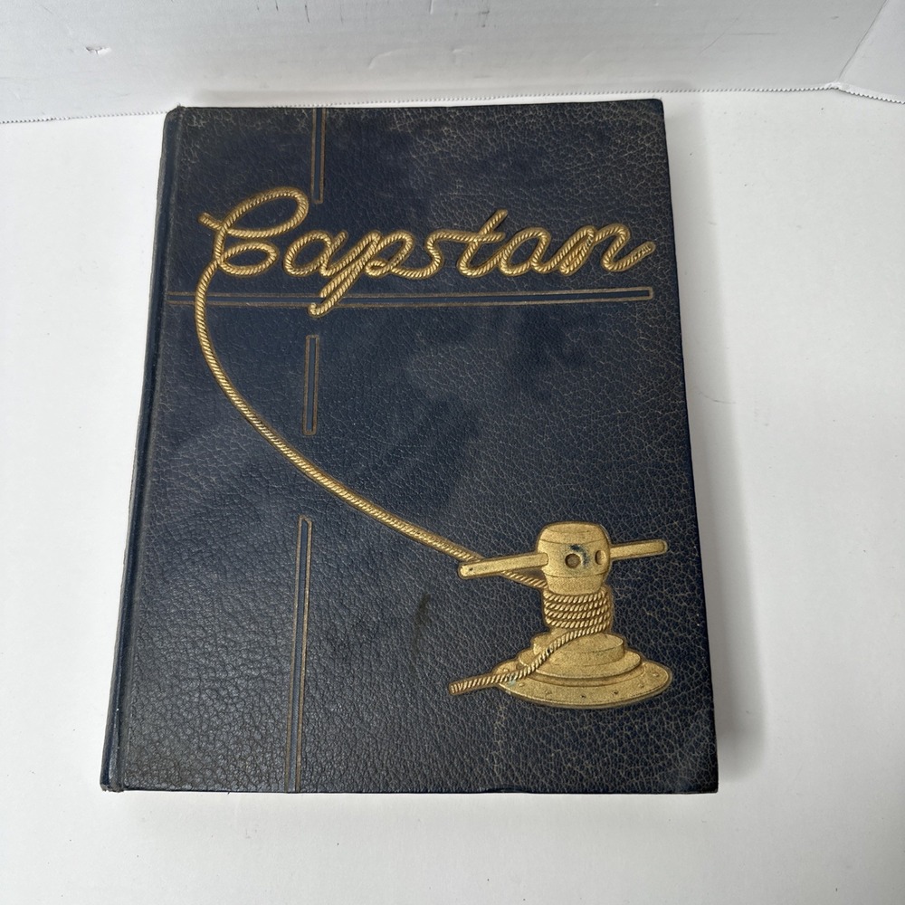 1943 MIDSHIPMEN'S SCHOOL YEARBOOK NOTRE DAME INDIANA US NAVAL RESERVE CAPSTAN